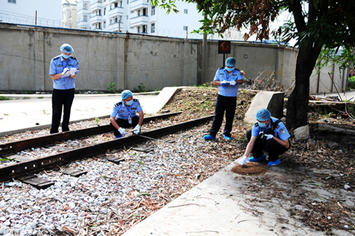 云南开远铁路警方开展模拟案件现场勘查练兵活动
