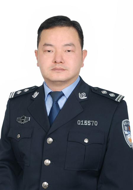 云南3名公安民警、公安现役官兵入围“我心中的警察英雄”网络推选活动候选人