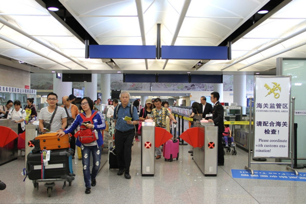 昆明机场口岸进出境旅客首次突破300万人次