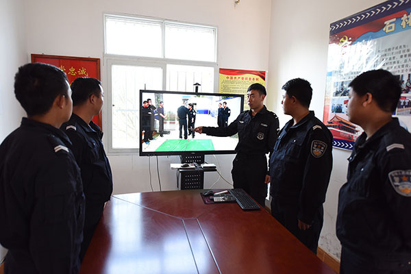 云南石林铁警积极开展辅警警务实战化训练