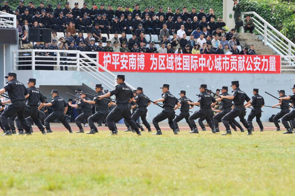 第5届“南博会”安保誓师大会暨新一轮巡逻防控勤务启动仪式在昆举行