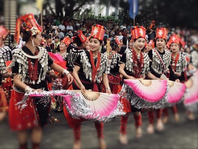 2018中国·陇川第十一届目瑙纵歌狂欢活动隆重举行