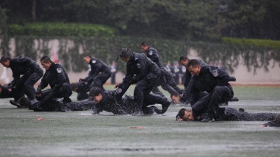 云南警官学院举行新生军训演练暨校园开放日活动