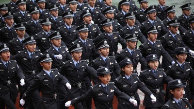 云南警官学院举行新生军训演练暨校园开放日活动